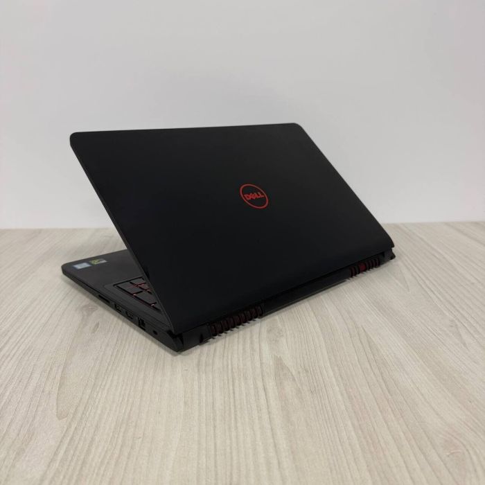 Ігровий ноутбук Б-клас Dell Inspiron 15 5577 / 15.6" (1920x1080) TN / Intel Core i7-7700HQ (4 (8) ядра по 2.8 - 3.8 GHz) / 16 GB DDR4 / 256 GB SSD M.2 + 1000 GB HDD / nVidia GeForce GTX 1050, 4 GB GDDR5, 128-bit / WebCam б/в - зображення 6