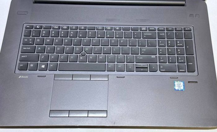 Мобільна робоча станція HP ZBook 17 G4 / 17,3" (1920x1080) IPS / Intel Core i7-7820HQ (4 (8) ядра по 2,9 - 3,9 ГГц) / 64 ГБ DDR4 / 1000 ГБ SSD / nVidia Quadro P5000, 16 ГБ GDDR5, 256-біт / WebCam / Win 11 Pro б/в - зображення 8
