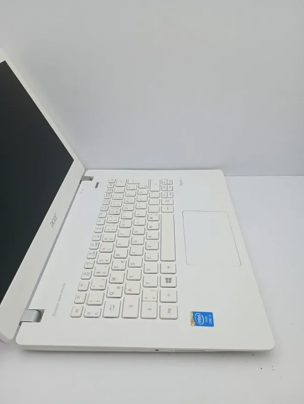 Ноутбук Acer Aspire V3-371 / 13.3" (1366x768) TN / Intel Core i3-4158U (2 (4) ядра по 2 GHz) / 6 GB DDR3 / 120 GB SSD / Iris Graphics 5100 / WebCam б/в - зображення 3