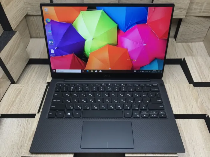 Ультрабук Б-клас Dell XPS 13 7390 / 13.3" (1920x1080) IPS / Intel Core i5-10210U (4 (8) ядра по 1.6 - 4.2 GHz) / 8 GB DDR3 / 240 GB SSD M.2 / Intel UHD Graphics / WebCam / Windows 10 б/в - зображення 2