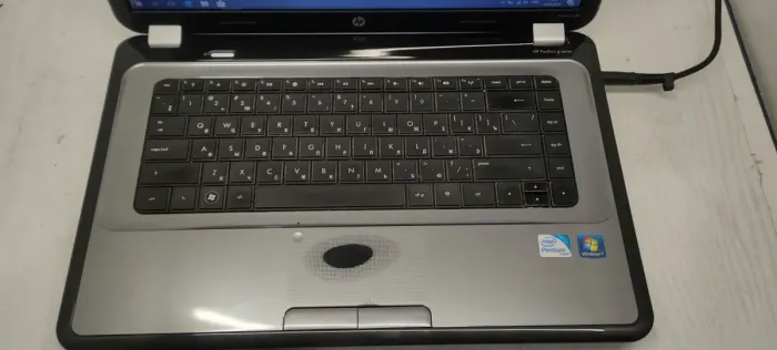 Ноутбук Б-класс HP Pavilion G6 / 15.6" TN / Intel Pentium B950 (2 ядра по 2.1GHz) / 4GB DDR3 / 120GB SSD / HD Graphics / DVD-ROM / АКБ не тримає б/в - зображення 3