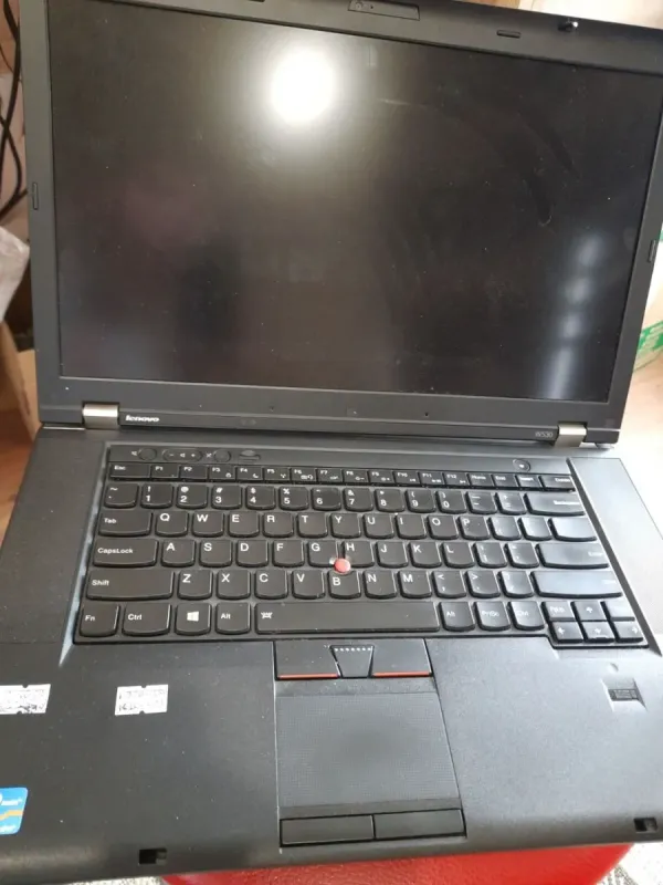 Мобільна робоча станція Lenovo ThinkPad W530 / 15.6" (1600x900) TN / Intel Core i7-3740QM (4 (8) ядра по 2.7 - 3.7 GHz) / 16 GB DDR3 / 240 GB SSD / nVidia Quadro K1000M, 2 GB DDR3, 128-bit / WebCam б/в - зображення 2