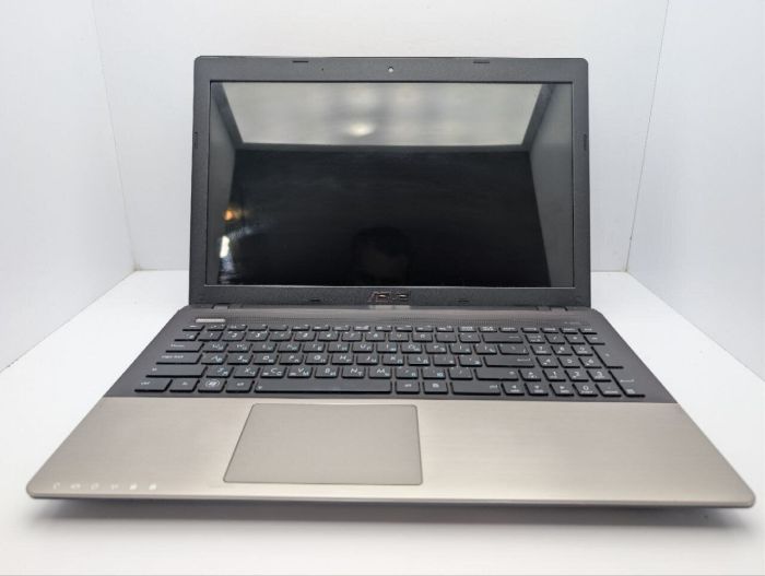 Ноутбук Asus K55A / 15.6" (1366x768) TN / Intel Core i3-3110M (2 (4) ядра по 2.4 GHz) / 8 GB DDR3 / 120 GB SSD / Intel HD Graphics 4000 / WebCam б/в - зображення 3