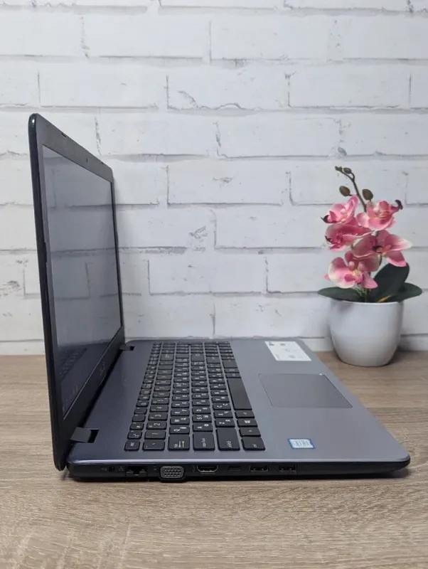 Ноутбук Б-клас Asus VivoBook X542U / 15.6" (1366x768) TN / Intel Core i3-7100U (2 (4) ядра по 2.4 GHz) / 8 GB DDR4 / 128 GB SSD + 500 GB HDD / Intel HD Graphics 620 / WebCam б/в - зображення 6