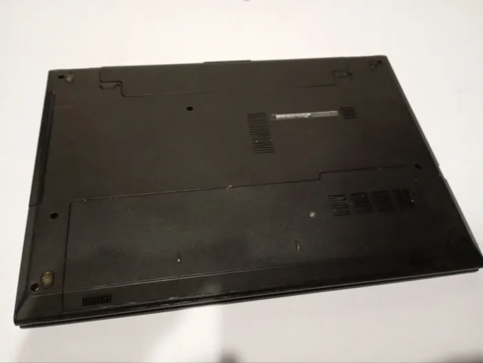 Ноутбук Б-клас Dell Inspiron 3542 / 15.6" (1366x768) TN / Intel Core i3-4005U (2 (4) ядра по 1.7) / 8 GB DDR3 / 240 GB SSD / nVidia GeForce 920M, 2 GB DDR3, 64-bit / WebCam б/в - зображення 5