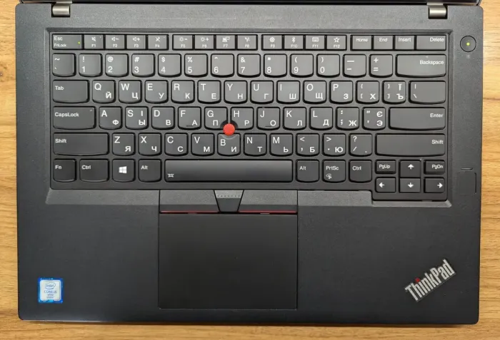 Ультрабук Б-клас Lenovo ThinkPad T470 / 14" (1920x1080) IPS / Intel Core i5-6300U (2 (4) ядра по 2.4 - 3.0 GHz) / 8 GB DDR4 / 256 GB SSD / Intel HD Graphics 520 / WebCam / TouchID / Windows 10 б/в - зображення 3