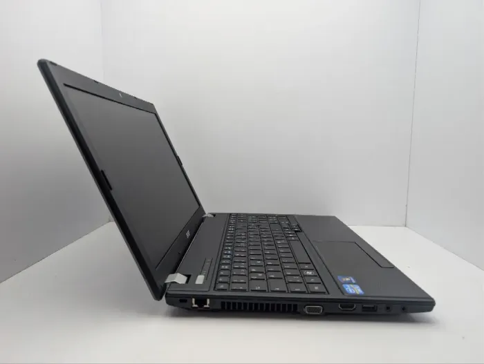 Ноутбук Acer TravelMate 5760 / 15.6" (1366x768) TN / Intel Core i3-2328M (2 (4) ядра по 2.2 GHz) / 6 GB DDR3 / 500 GB HDD / Intel HD Graphics 3000 / WebCam / DVD-ROM б/в - изображение 4
