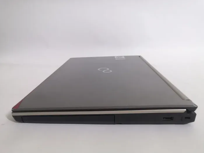 Робоча станція Б-класс Fujitsu Celsius H730 / 15.6" IPS / Intel Core i7-4600M (2(4) ядра по 2.9-3.6 GHz) / 8GB DDR3 / 256GB SSD / Quadro K1100M, 2GB GDDR5, 128-bit / WebCam / VGA б/в - зображення 6