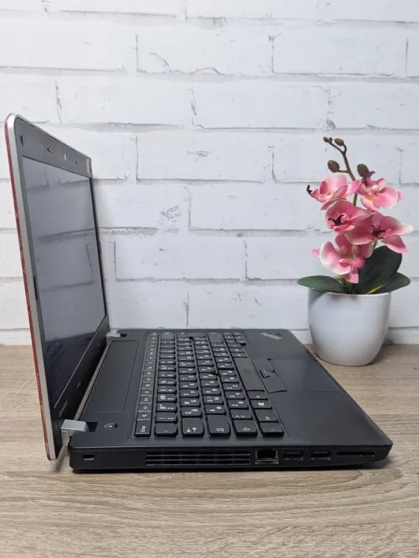 Ноутбук Б-клас Lenovo ThinkPad Edge E330 / 13.3" (1366x768) TN / Intel Core i5-3210M (2 (4) ядра по 2.5 - 3.1 GHz) / 8 GB DDR3 / 256 GB SSD / nVidia GeForce 610M, 1 GB GDDR3, 64-bit / WebCam б/в - зображення 7