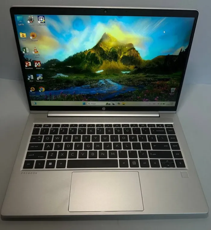 Ультрабук HP ProBook 445 G9 / 14" (1920x1080) IPS / AMD Ryzen 5 5625U (6 (12) ядер по 2.3 - 4.3 GHz) / 16 GB DDR4 / 512 GB SSD / Radeon RX Vega 7 Graphics / WebCam б/в - зображення 2