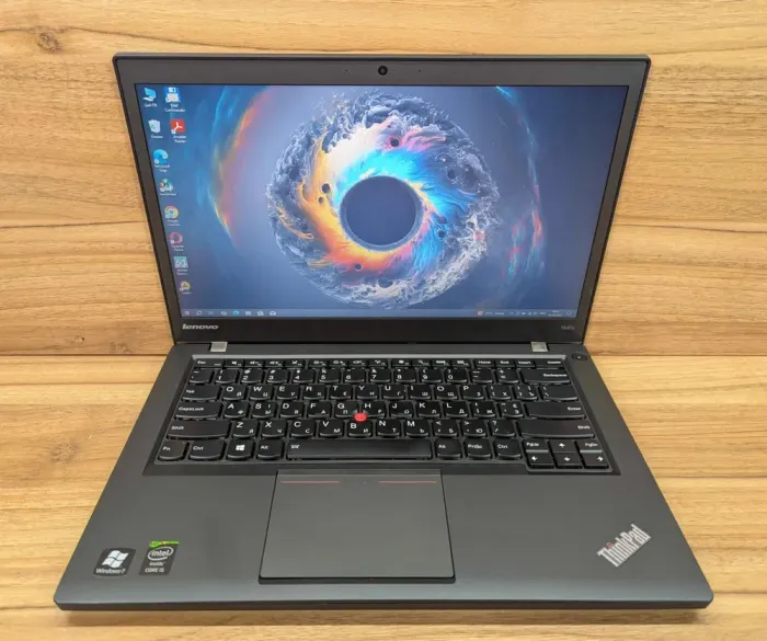 Ноутбук Lenovo ThinkPad T440s / 14" (1600x900) TN / Intel Core i5-4300U (2 (4) ядра по 1.9 - 2.9 GHz) / 12 GB DDR3 / 240 GB SSD / Intel HD Graphics 4400 / WebCam / Windows 10 б/в - зображення 2