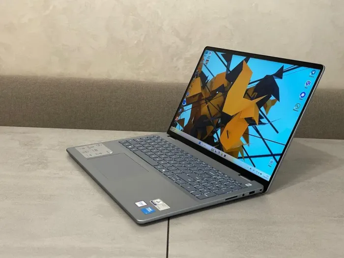 Ультрабук Dell Inspiron 16 5640 / 16" (1920x1200) IPS Touch / Intel Core Ultra 7 150U (10 (12) ядер по 1.2 - 5.4 GHz) / 16 GB DDR5 / 1000 GB SSD M.2 / Intel Graphics / WebCam б/в - зображення 5
