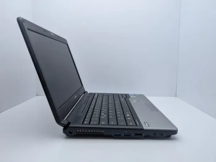 Ноутбук Fujitsu LifeBook S762 / 13.3" (1366x768) TN / Intel Core i5-3320M (2 (4) ядра по 2.6 - 3.3 GHz) / 6 GB DDR3 / 500 GB HDD / Intel HD Graphics 4000 / WebCam б/в - зображення 5