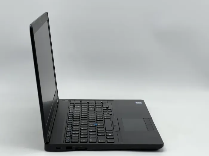 Ноутбук Dell Latitude 5590, i5-7300U, 8 GB, 120 GB, Intel HD Graphics 620, 1366x768, TN [SH2605886] БУ - зображення 2