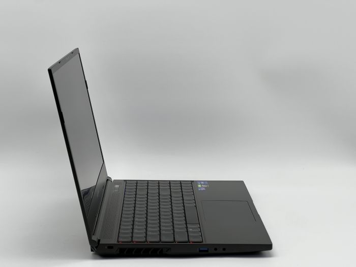 Ноутбук CyberPowerPC Tracer V Edge I15E, i7-11800H, 32 GB, 960 GB, NVIDIA GeForce RTX 3080, 2560x1440, IPS [SH2602076] БУ - изображение 3