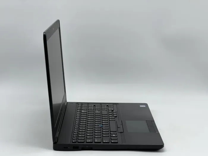 Ноутбук Dell Latitude 5590, i5-7300U, 8 GB, 120 GB, Intel HD Graphics 620, 1366x768, TN [SH26061011] БУ - зображення 2