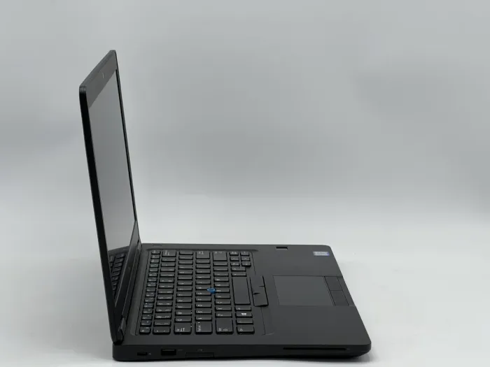 Ноутбук Dell Latitude 5490, i5-7300U, 8 GB, 240 GB, Intel HD Graphics 620, 1920x1080, IPS [SH26051074] БУ - зображення 2