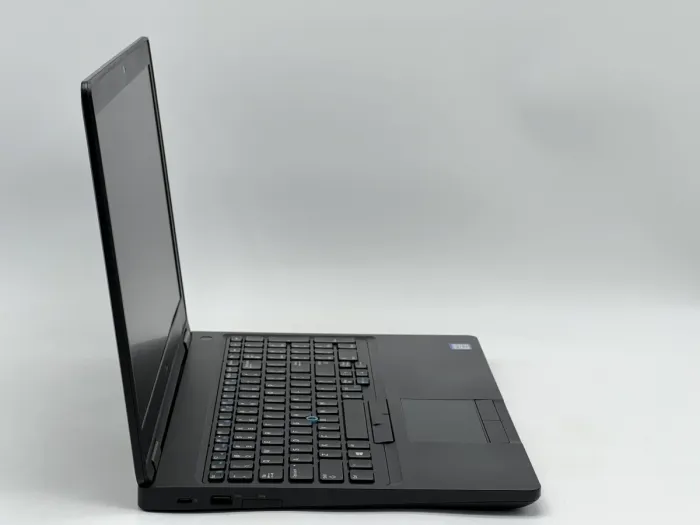 Ноутбук Dell Latitude 5590, i5-7300U, 8 GB, 120 GB, Intel HD Graphics 620, 1366x768, TN [SH2605904] БУ - изображение 2