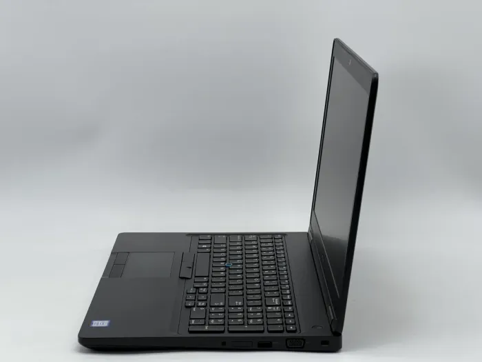 Ноутбук Dell Latitude 5590, i5-7300U, 8 GB, 120 GB, Intel HD Graphics 620, 1366x768, TN [SH26061625] БУ - зображення 3