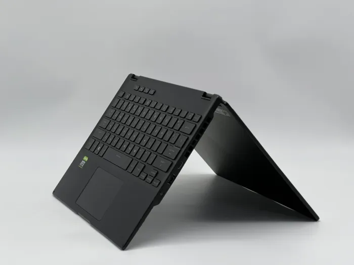 Ноутбук Asus ROG Flow X13 GV301RE-X13.R93050T, AMD Ryzen 7 6800HS, 16 GB, 960 GB, NVIDIA GeForce RTX 3050 Ti, 1920x1080, IPS [SH2507705] БУ - зображення 4