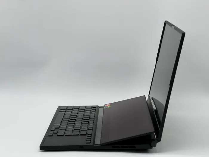 Ноутбук Asus ROG Zephyrus Duo GX650PY, AMD Ryzen 9 7945HX, 32 GB, 960 GB, NVIDIA GeForce RTX 4090, 2560 x 1600, OLED [SH26031123] БУ - зображення 3