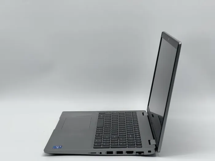 Ноутбук Dell Latitude 5520, i7-1185G7, 16 GB, 240 GB, Intel Iris Xe Graphics, 1920x1080, IPS [SH2602006] БУ - зображення 3