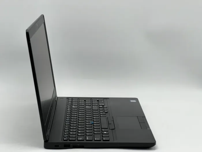Ноутбук Dell Latitude 5590, i5-7300U, 8 GB, 120 GB, Intel HD Graphics 620, 1366x768, TN [SH26061032] БУ - изображение 2