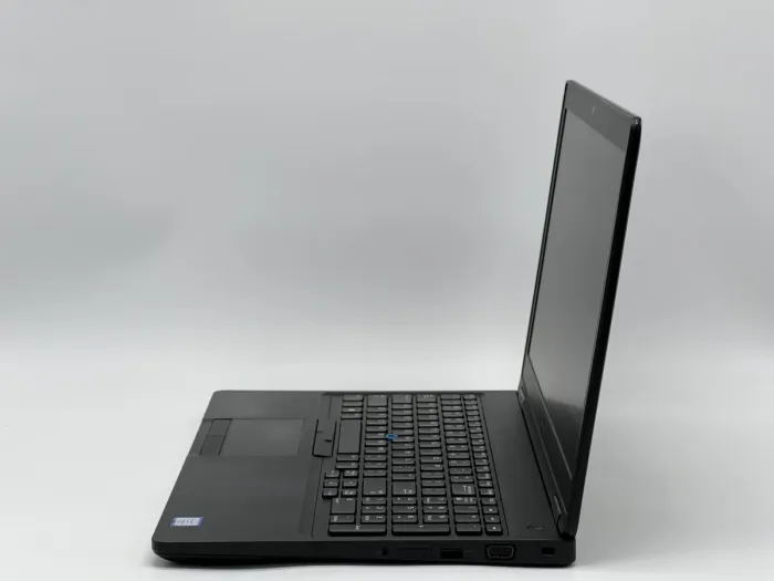 Ноутбук Dell Latitude 5590, i5-7300U, 8 GB, 120 GB, Intel HD Graphics 620, 1366x768, TN [SH26051089] БУ - зображення 3
