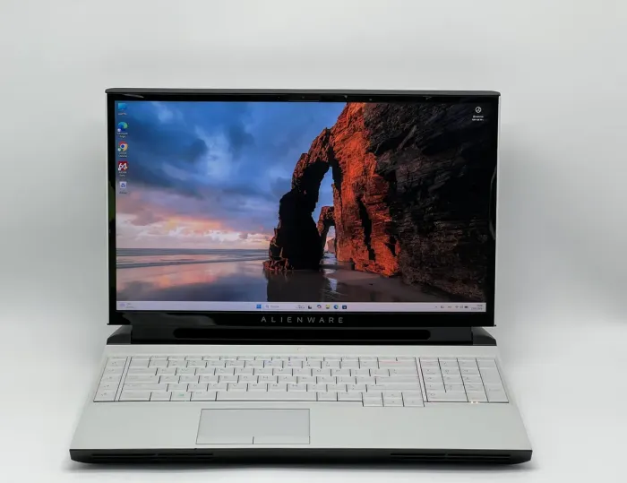 Ноутбук Dell Alienware Area 51m, Intel Core i9-9900K, 32 GB, 960 GB, NVIDIA GeForce RTX 2080, 1920x1080, IPS [SH2509588] БУ - зображення 1