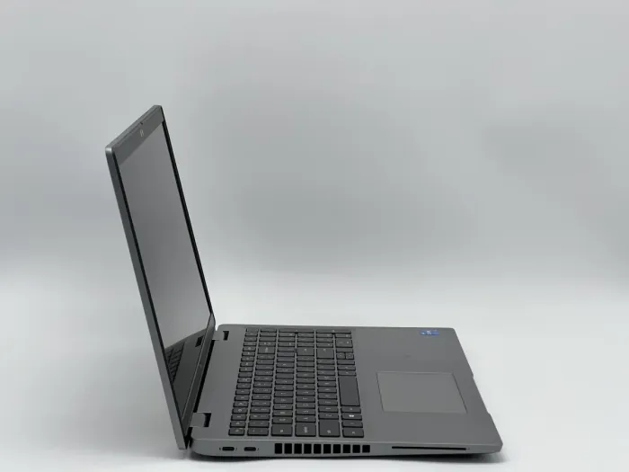 Ноутбук Dell Latitude 5520, i5-1135G7, 16 GB, 240 GB, Intel Iris Xe Graphics, 1920x1080, IPS [SH26021726] БУ - зображення 2