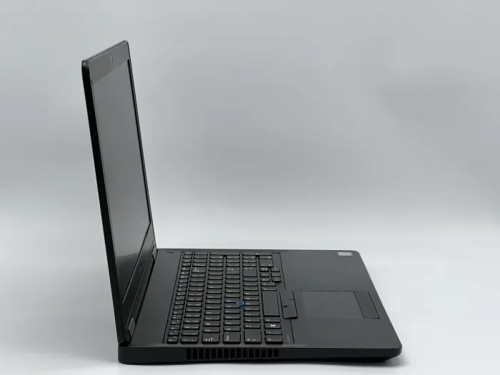 Ноутбук Dell Latitude E5570, i3-6100U, 16 GB, 240 GB, Intel HD 520, 1366x768, TN [SH2603712] БУ - зображення 2