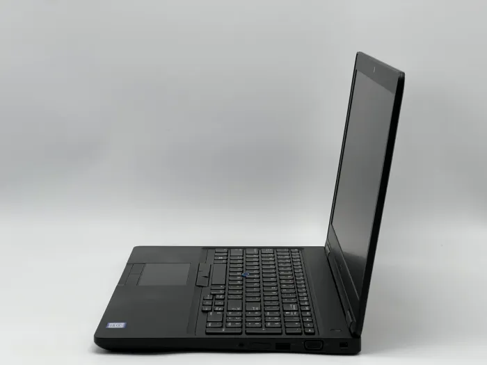 Ноутбук Dell Latitude 5590, i5-7300U, 8 GB, 120 GB, Intel HD Graphics 620, 1366x768, TN [SH2605896] БУ - зображення 3