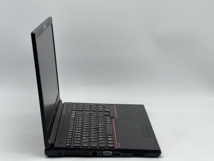 Ноутбук Fujitsu LifeBook E556, i5-6300U, 8 GB, 120 GB, Intel HD Graphics 520, 1366x768, TN [DV2608231] БУ - изображение 2
