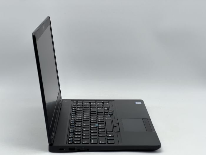 Ноутбук Dell Latitude 5590, i5-7300U, 8 GB, 120 GB, Intel HD Graphics 620, 1366x768, TN [SH26061407] БУ - изображение 2