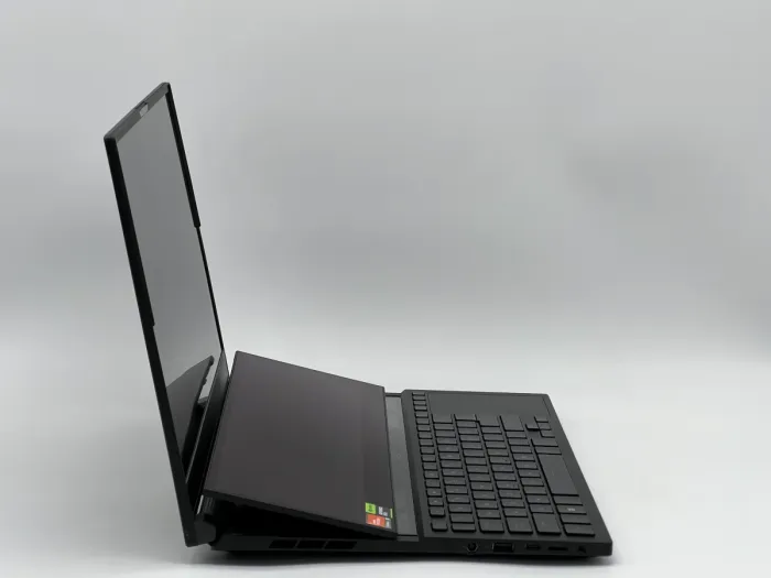 Ноутбук Asus ROG Zephyrus Duo GX650PY, AMD Ryzen 9 7945HX, 32 GB, 960 GB, NVIDIA GeForce RTX 4090, 2560 x 1600, OLED [SH26031123] БУ - зображення 2