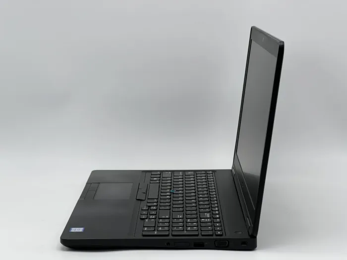 Ноутбук Dell Latitude 5590, i5-7300U, 8 GB, 120 GB, Intel HD Graphics 620, 1366x768, TN [SH26061029] БУ - зображення 3
