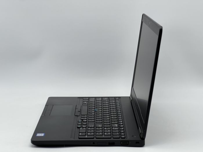 Ноутбук Dell Latitude 5590, i5-7300U, 8 GB, 120 GB, Intel HD Graphics 620, 1366x768, TN [SH2605904] БУ - зображення 3