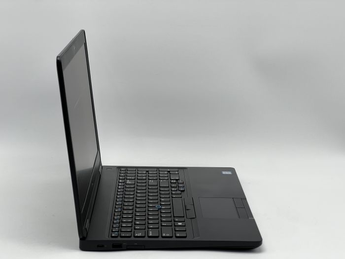 Ноутбук Dell Latitude 5590, i5-8250U, 16 GB, 240 GB, Intel UHD Graphics 620, 1920x1080, IPS [SH26061626] БУ - зображення 2
