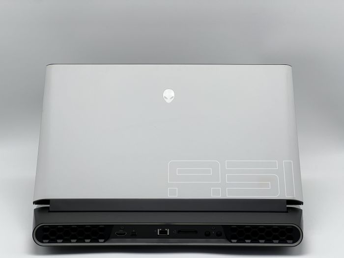 Ноутбук Dell Alienware Area 51m, Intel Core i9-9900K, 32 GB, 960 GB, NVIDIA GeForce RTX 2080, 1920x1080, IPS [SH2509588] БУ - зображення 4