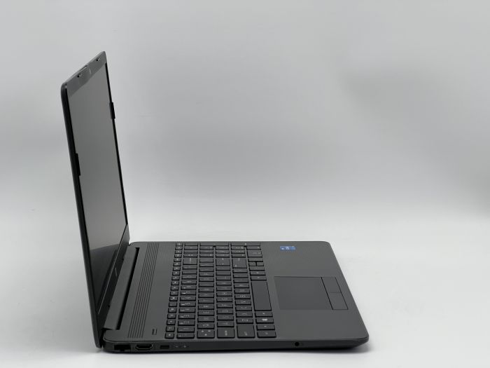 Ноутбук HP 250 G8, i5-1135G7, 16 GB, 240 GB, Intel Iris Xe Graphics, 1920x1080, IPS [SH26021751] БУ - зображення 2