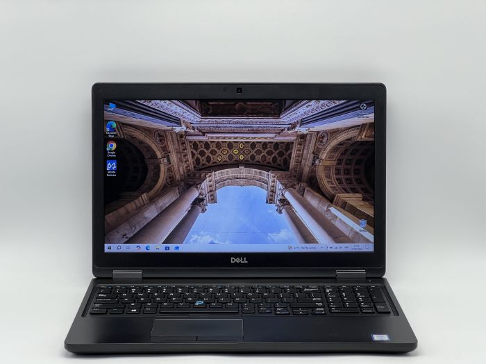 Ноутбук Dell Latitude 5590, i5-7300U, 8 GB, 120 GB, Intel HD Graphics 620, 1366x768, TN [SH26061032] БУ - зображення 1