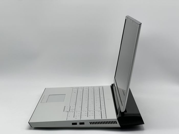 Ноутбук Dell Alienware Area 51m, Intel Core i9-9900K, 32 GB, 960 GB, NVIDIA GeForce RTX 2080, 1920x1080, IPS [SH2509588] БУ - зображення 3