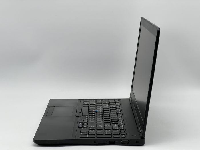 Ноутбук Dell Latitude 5590, i5-7300U, 8 GB, 120 GB, Intel HD Graphics 620, 1366x768, TN [SH26051066] БУ - зображення 3