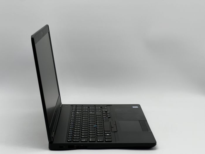 Ноутбук Dell Latitude 5590, i5-7300U, 8 GB, 120 GB, Intel HD Graphics 620, 1366x768, TN [SH2605897] БУ - зображення 2