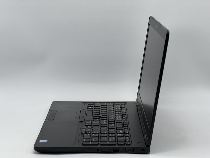 Ноутбук Dell Latitude 5590, i5-7300U, 8 GB, 120 GB, Intel HD Graphics 620, 1366x768, TN [SH26061031] БУ - зображення 3