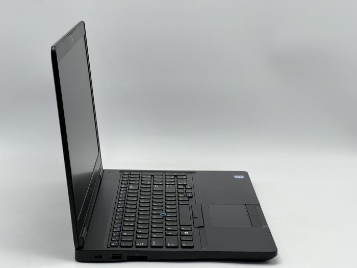 Ноутбук Dell Latitude 5590, i5-7300U, 8 GB, 120 GB, Intel HD Graphics 620, 1366x768, TN [SH2606964] БУ - зображення 2