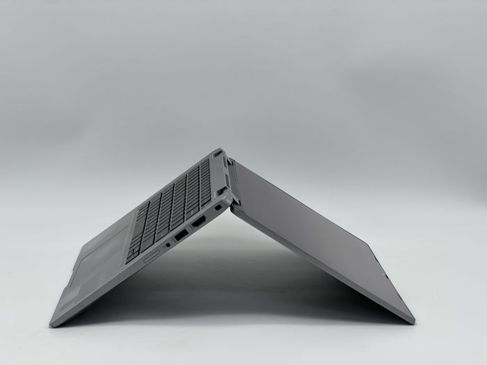 Ноутбук Dell Latitude 5330 2 in 1, i5-1245U, 16 GB, 240 GB, Intel Iris Xe Graphics, 1920x1080, IPS [SH26051104] БУ - зображення 4