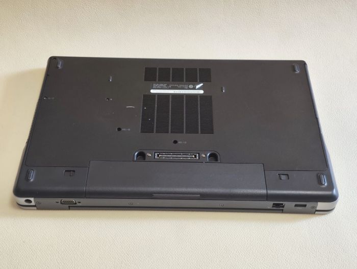 Ноутбук Dell Latitude E6540 / 15.6" (1920x1080) TN / Intel Core i5-4300M (2 (4) ядра по 2.6 - 3.3 GHz) / 8 GB DDR3 / 256 GB SSD / Intel HD Graphics 4600 / WebCam / DVD-ROM б/в - зображення 8