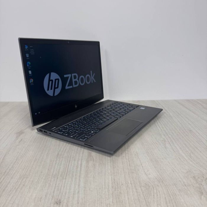 Ноутбук HP ZBook 15v G5 / 15.6" (1920x1080) IPS / Intel Core i5-8300H (4 (8) ядра по 2.3 - 4.0 GHz) / 16 GB DDR4 / 256 GB SSD M.2 / Intel UHD Graphics 630 / WebCam б/в - изображение 5