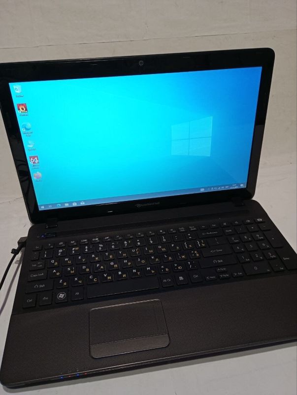 Ноутбук Б-клас Packard Bell EasyNote P5WS0 / 15,6" (1366x768) TN / Intel Pentium B960 (2 ядра по 2,2 ГГц) / 8 ГБ DDR3 / 320 ГБ HDD / nVidia GeForce 610M, 1 ГБ DDR3, 64-біт / Веб-камера / DVD-RW / АКБ не тримає заряд б/в - зображення 2